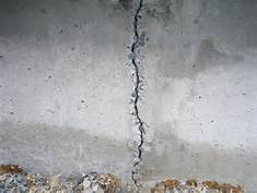 Groundwater leakage through cracks of foundation